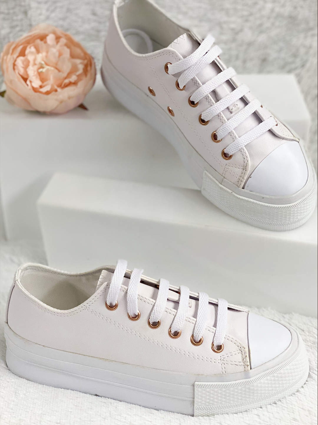 TENIS MODELO TNS01